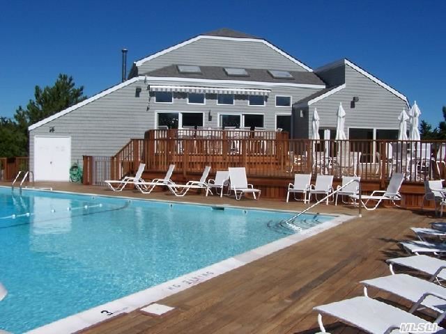 2460 Shipyard Ln