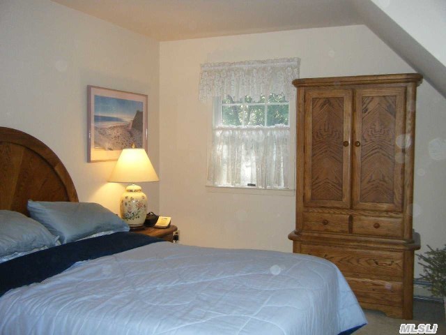 2785 N Wading River Rd