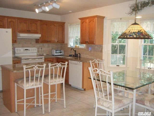 2785 N Wading River Rd