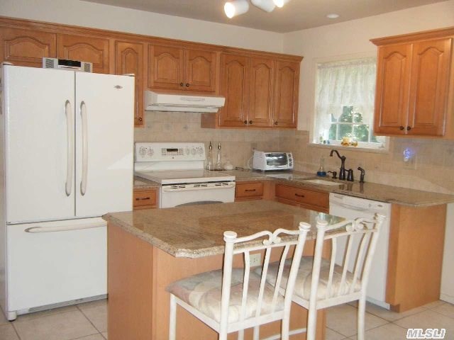 2785 N Wading River Rd