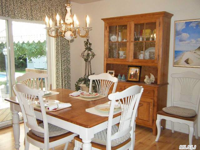 2785 N Wading River Rd