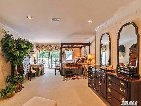 3000 Moores Ln