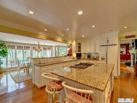 3000 Moores Ln