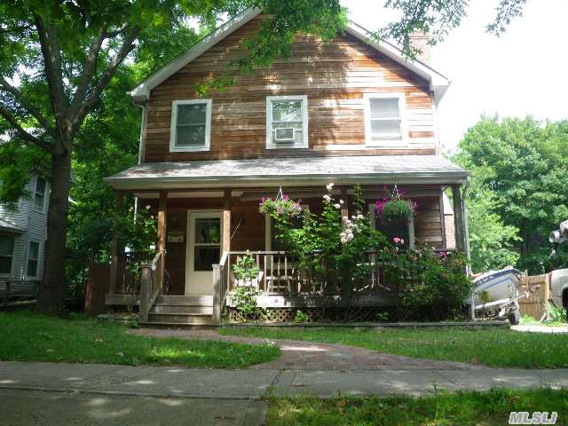 318 2nd St