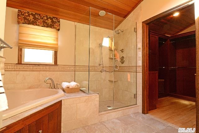 345 Colonial Rd