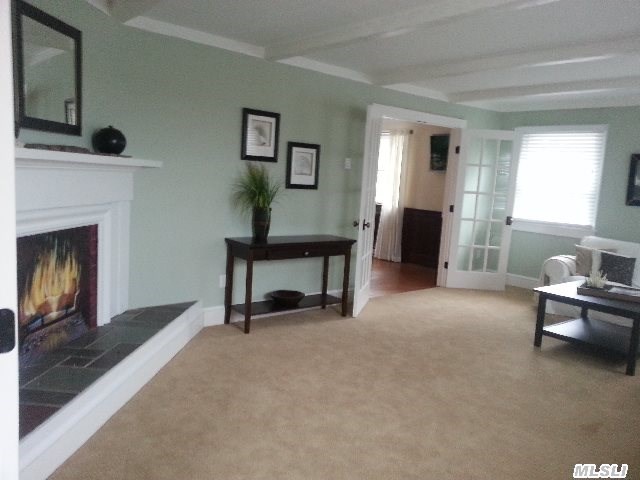 345 Colonial Rd