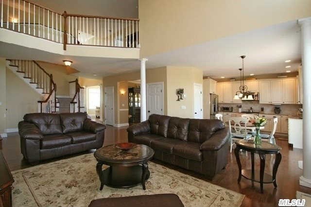 355 Stonecrop Rd