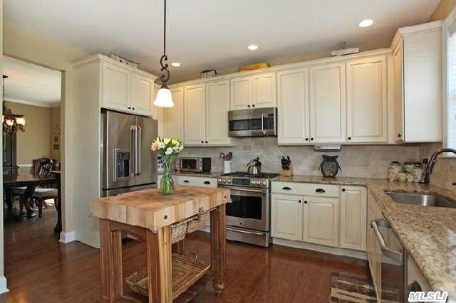 355 Stonecrop Rd