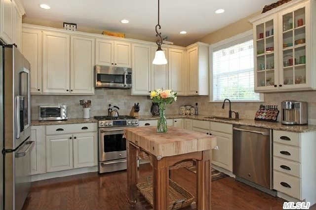 355 Stonecrop Rd