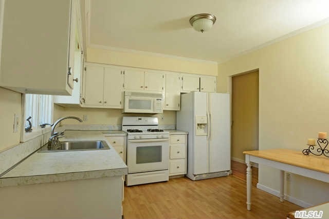 425 Marratooka Ln