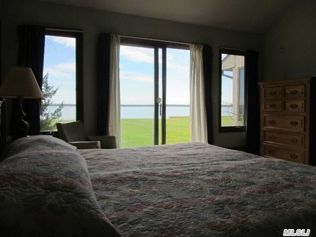 525 Peconic Bay Blvd