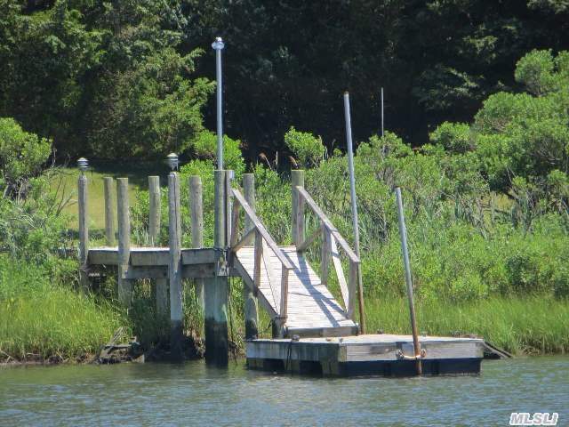 765 W Cedar Point Dr