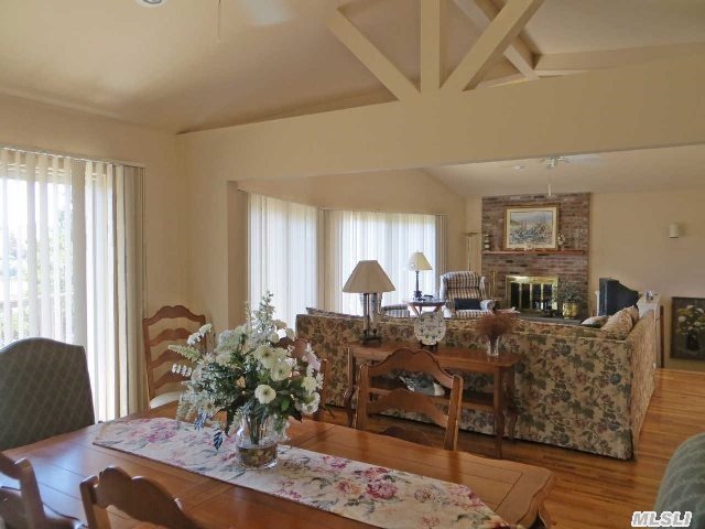 765 W Cedar Point Dr