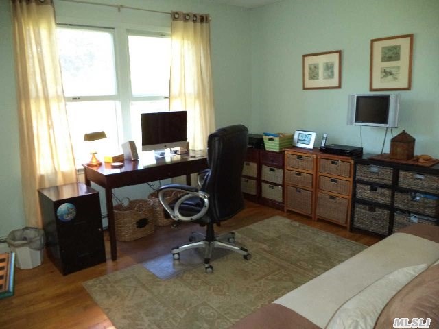 8 Salt Meadow Ct