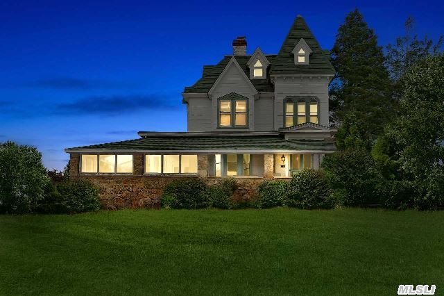 825 Stephensons Rd