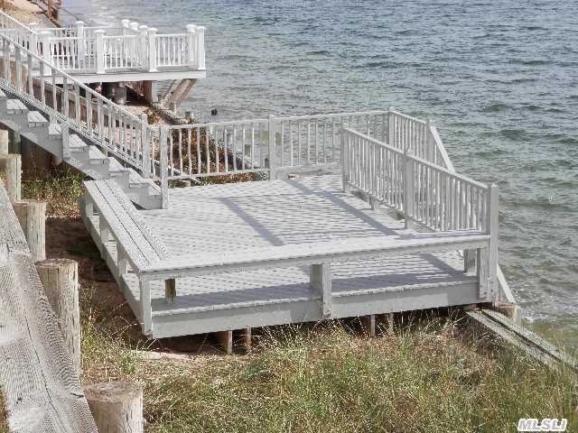 8460 Great Peconic Ba Blvd