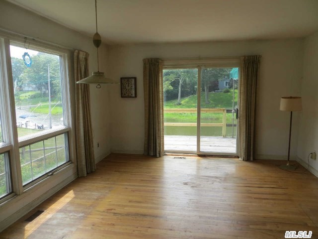975 W Hill Rd