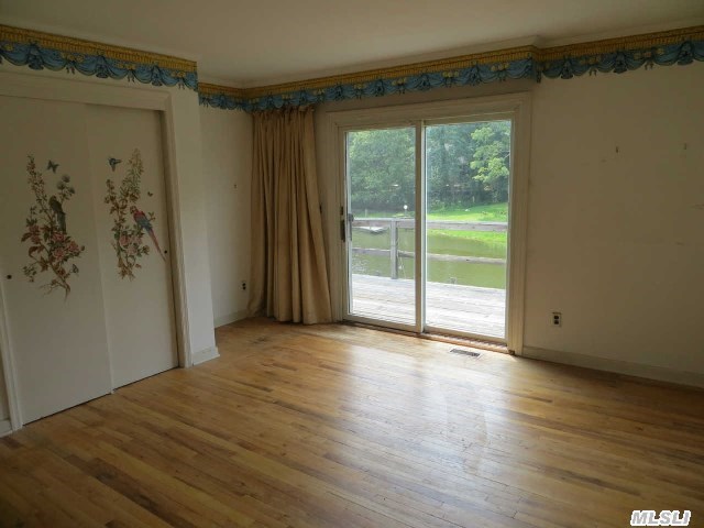 975 W Hill Rd