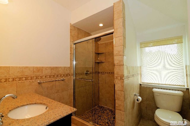 985 Boisseau Ave