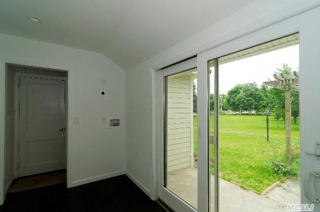 985 Boisseau Ave