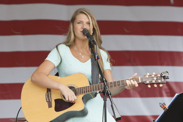 Singer/songwriter Jillian Rae.