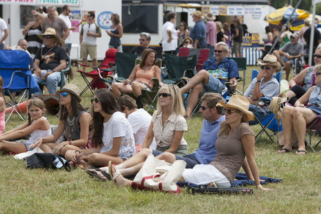  Crowds in front of the bandstand.