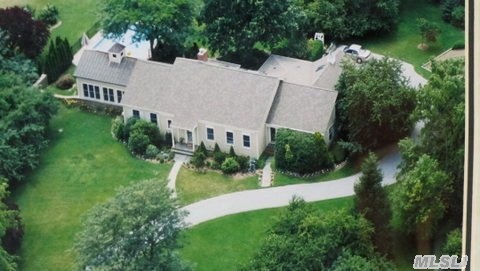 1030 Country Club Dr