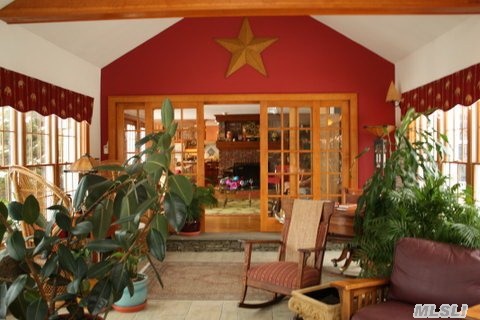 1030 Country Club Dr