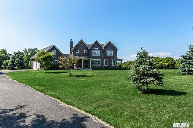 1320 Harbor Ln