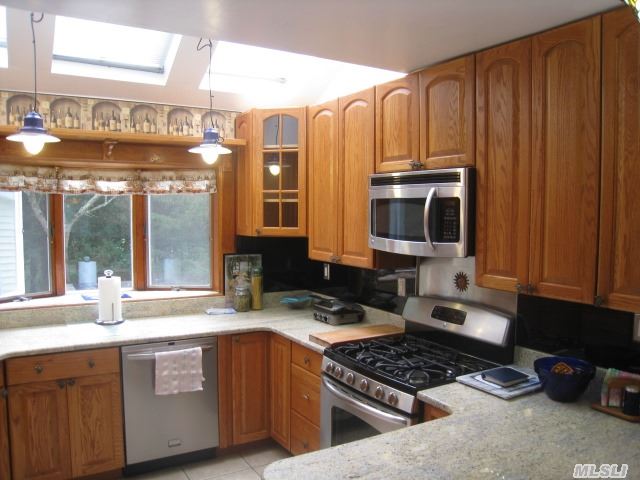 20 Seawood Dr