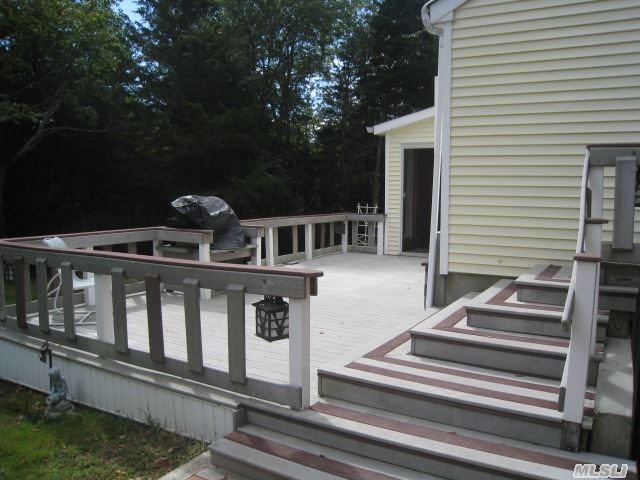 20 Seawood Dr