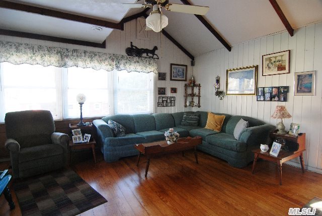 260 Cedar Dr
