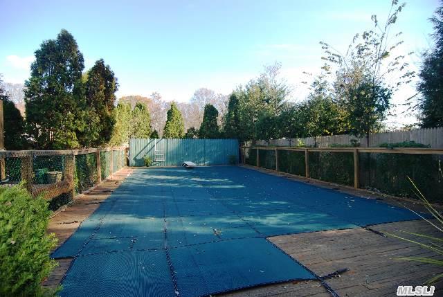 260 Cedar Dr