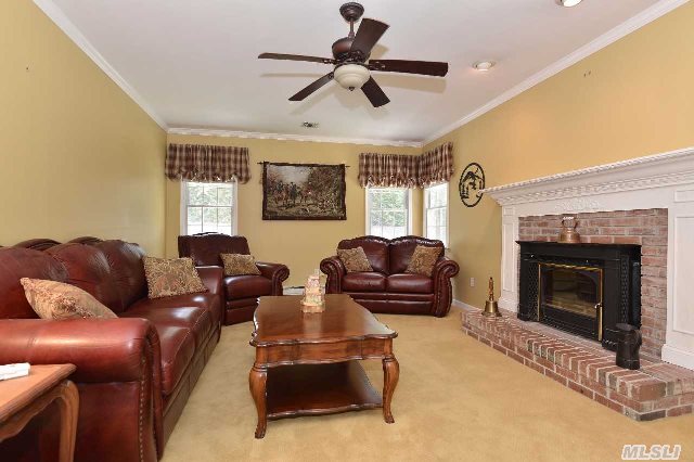 655 Eagle Nest Ct