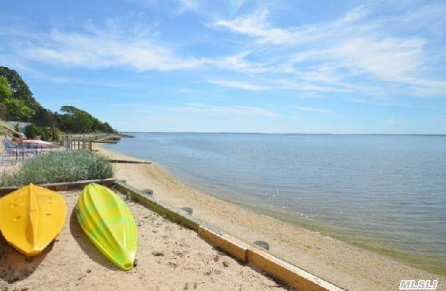 1423 Peconic Bay Blvd