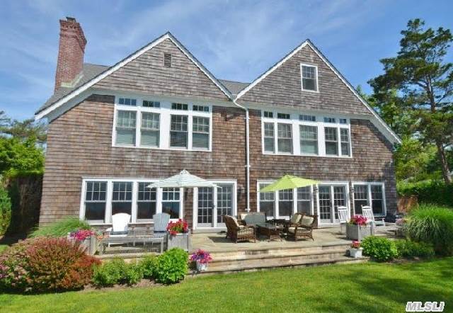 1423 Peconic Bay Blvd