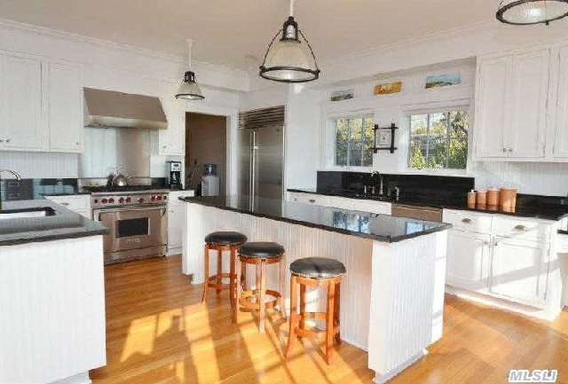 1423 Peconic Bay Blvd