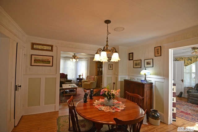 2075 Pine Neck Rd