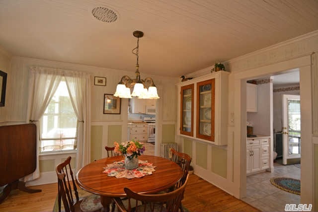 2075 Pine Neck Rd