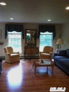 2785 N Wading River Rd