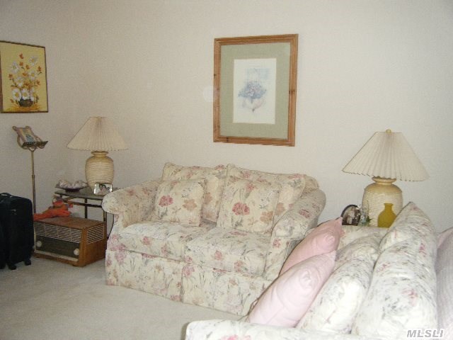 2785 N Wading River Rd