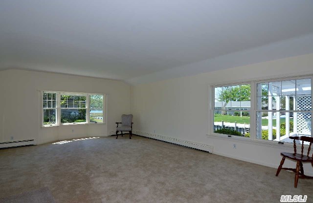 370 Williamsburgh Dr