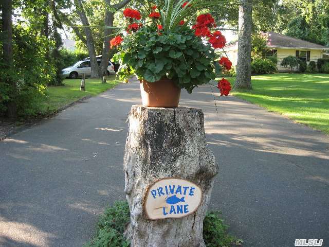4830 Great Peconic Ba Blvd