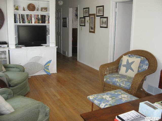 4830 Great Peconic Ba Blvd