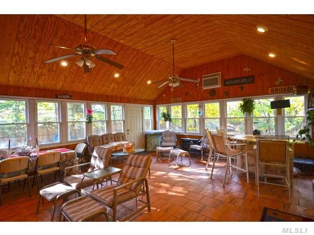 50 Indian Neck Ln