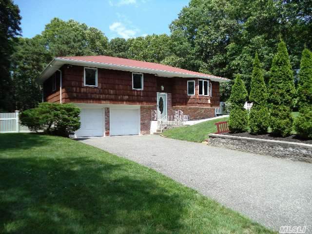 6 White Spruce Dr