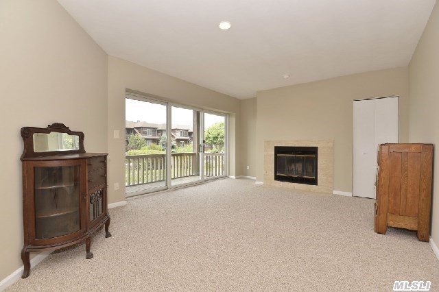 607 Fox Hill Dr