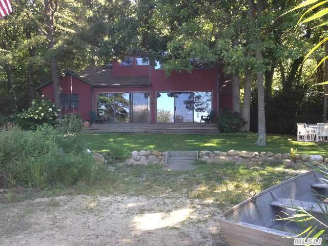 7459 Soundview Ave
