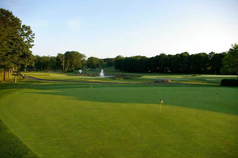 Course for beginners at Great Rock Gold Course.