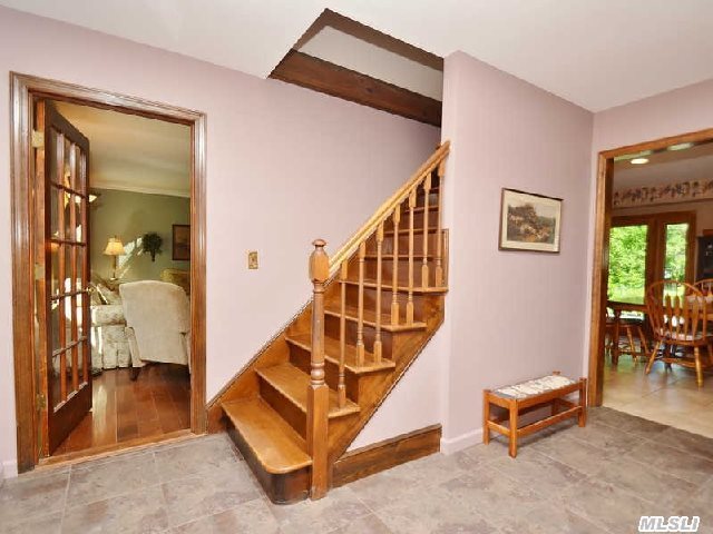 94 W Farm Rd
